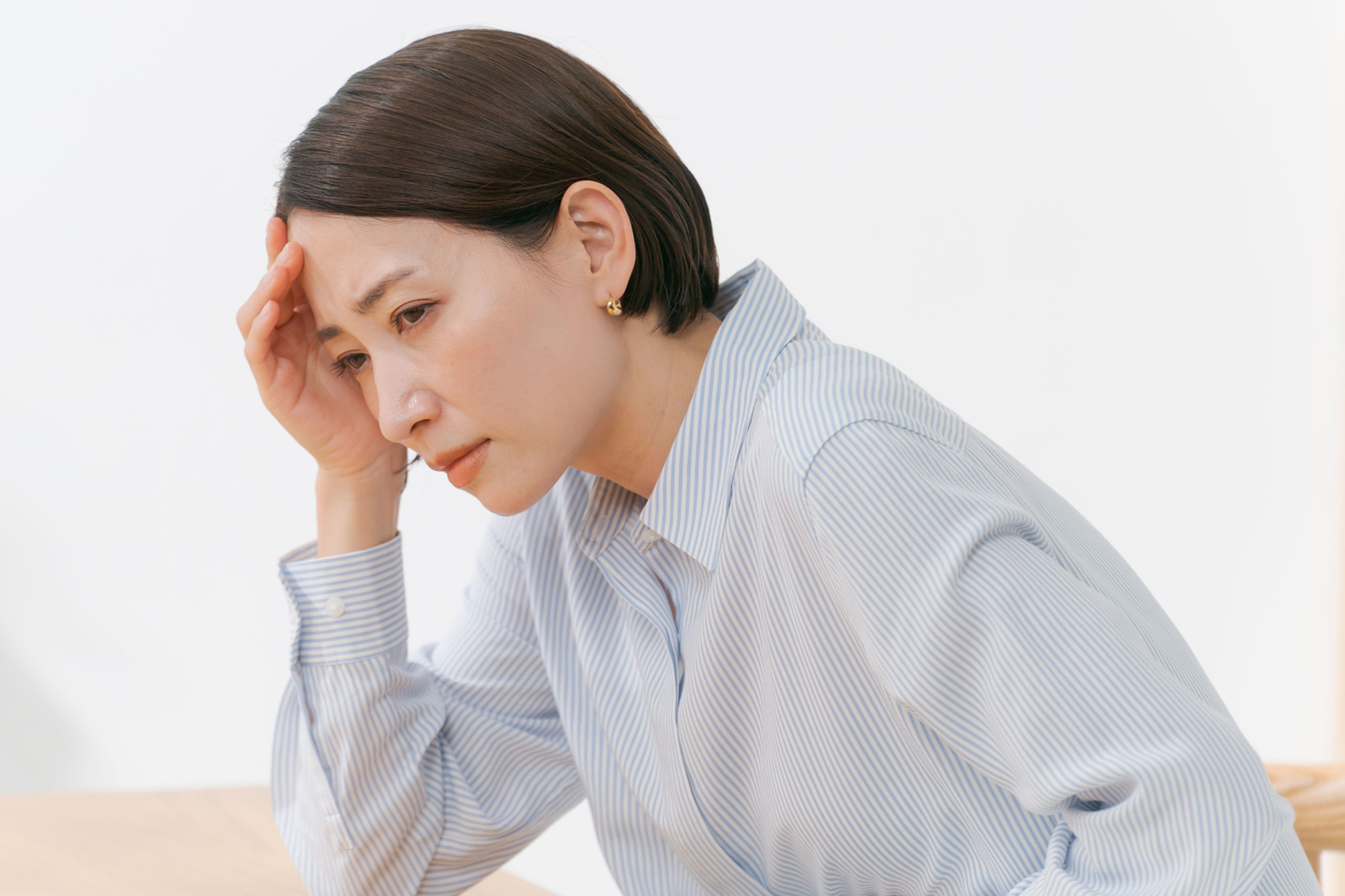 女性ホルモンの乱れによる不調に悩む女性